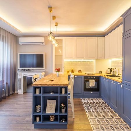 Designer & Cozy 2Bd Flat With A Parking In The City Center By Flat Mаnager Sofia Luaran gambar