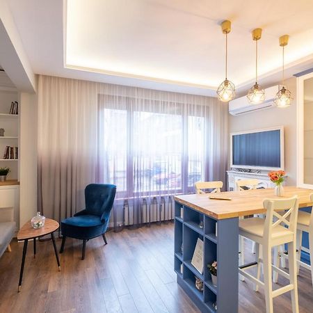 Designer & Cozy 2Bd Flat With A Parking In The City Center By Flat Mаnager Sofia Luaran gambar
