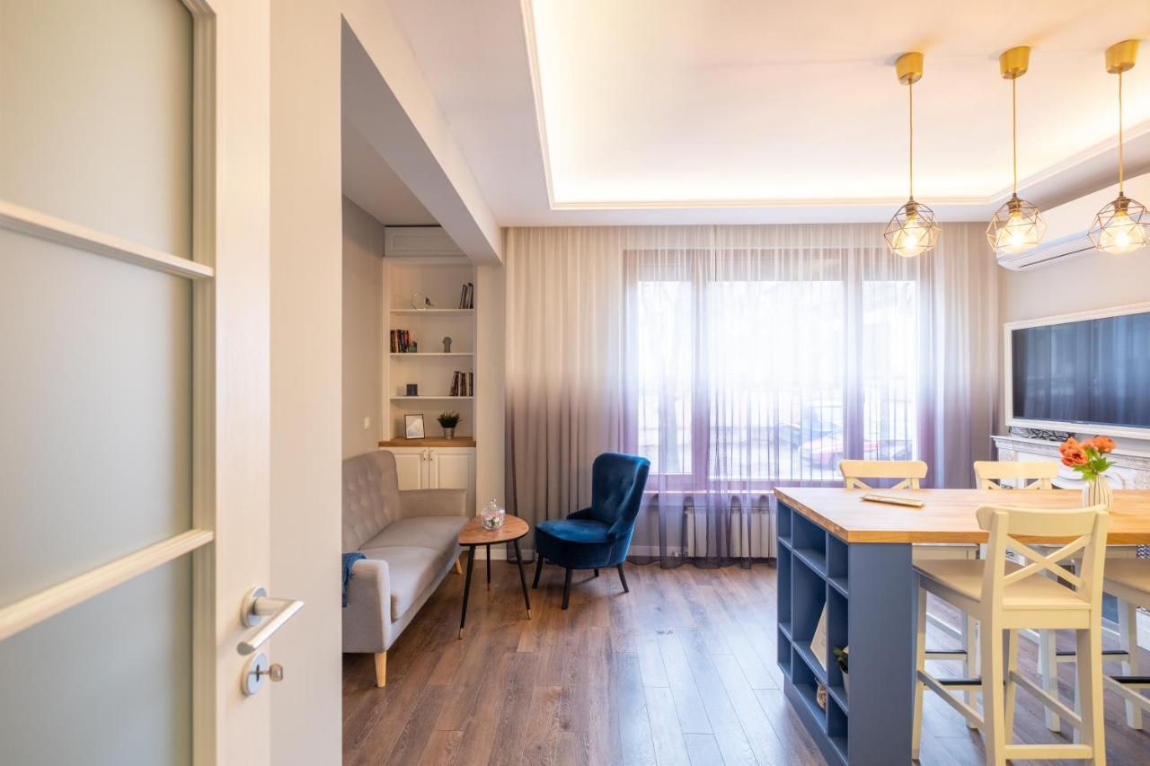 Designer & Cozy 2Bd Flat With A Parking In The City Center By Flat Mаnager Sofia Luaran gambar