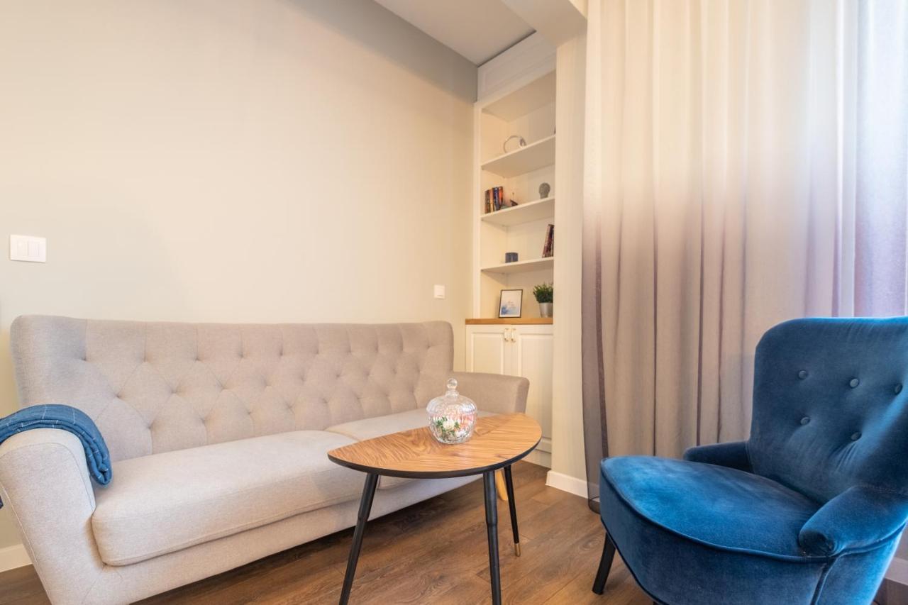 Designer & Cozy 2Bd Flat With A Parking In The City Center By Flat Mаnager Sofia Luaran gambar