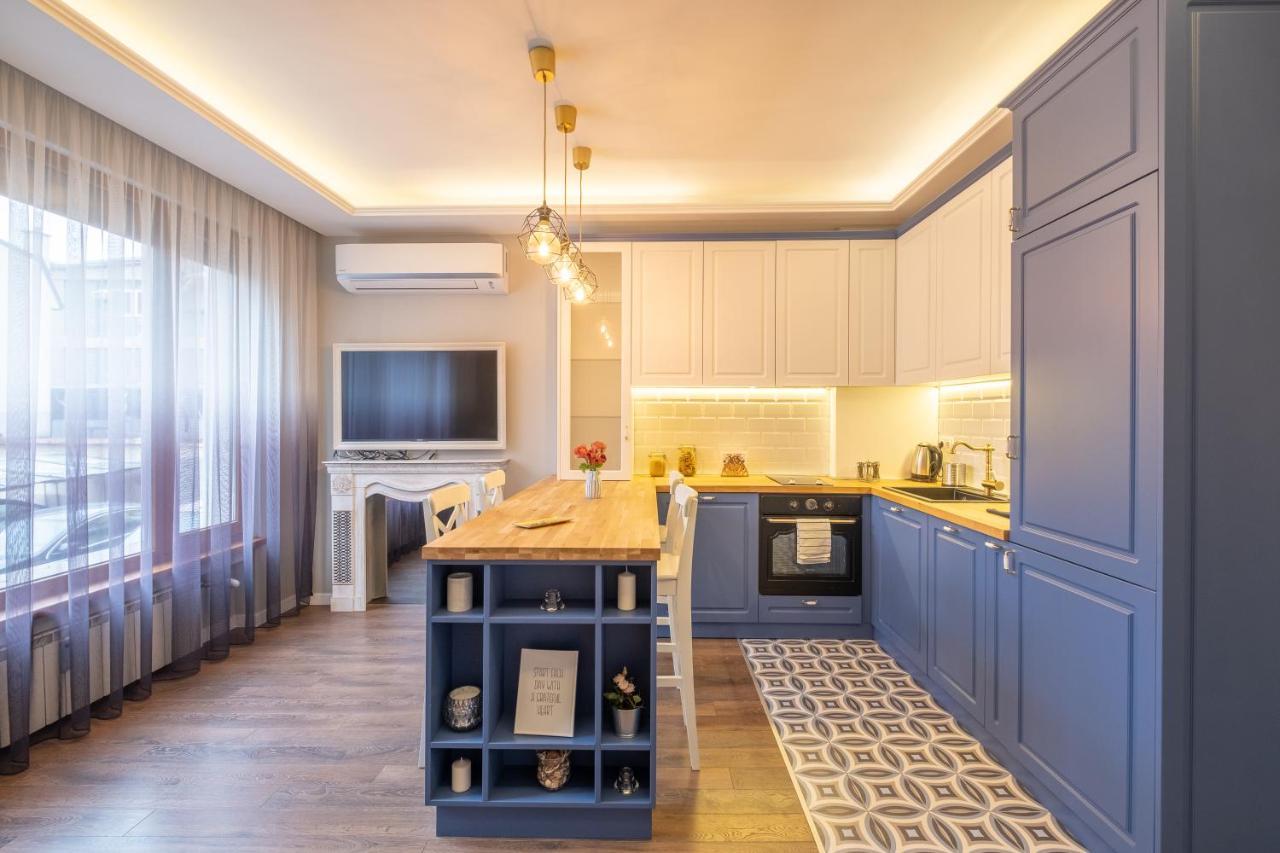 Designer & Cozy 2Bd Flat With A Parking In The City Center By Flat Mаnager Sofia Luaran gambar