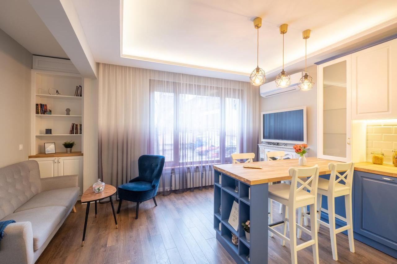 Designer & Cozy 2Bd Flat With A Parking In The City Center By Flat Mаnager Sofia Luaran gambar