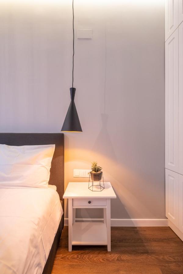 Designer & Cozy 2Bd Flat With A Parking In The City Center By Flat Mаnager Sofia Luaran gambar