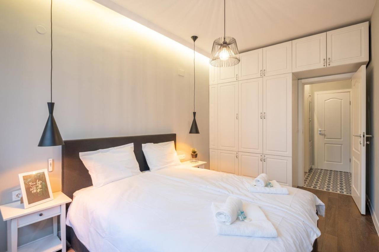Designer & Cozy 2Bd Flat With A Parking In The City Center By Flat Mаnager Sofia Luaran gambar