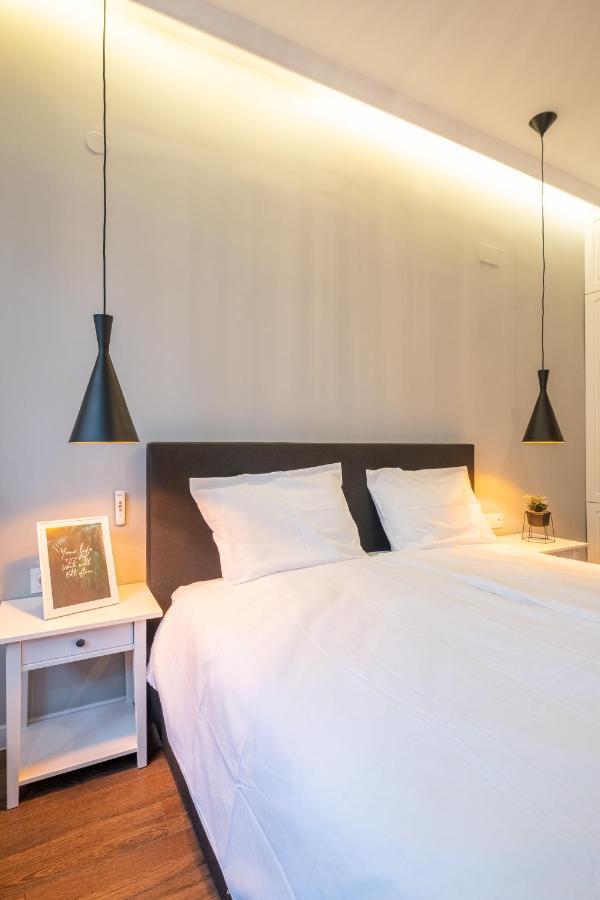 Designer & Cozy 2Bd Flat With A Parking In The City Center By Flat Mаnager Sofia Luaran gambar