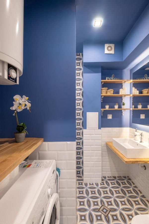 Designer & Cozy 2Bd Flat With A Parking In The City Center By Flat Mаnager Sofia Luaran gambar
