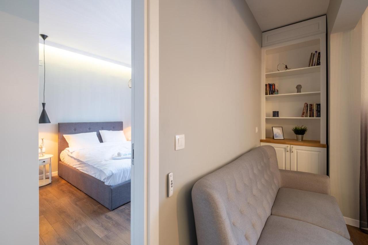 Designer & Cozy 2Bd Flat With A Parking In The City Center By Flat Mаnager Sofia Luaran gambar