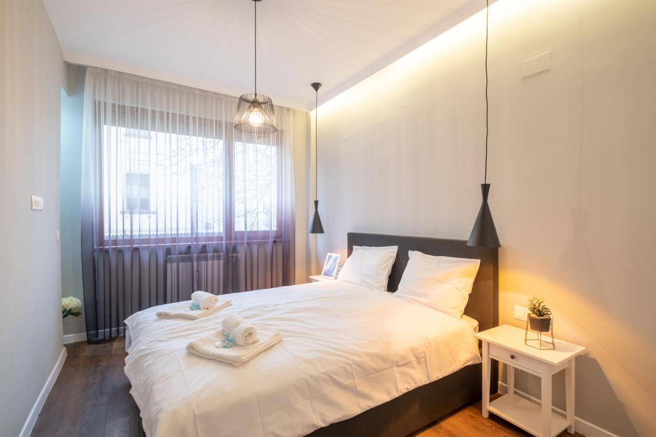 Designer & Cozy 2Bd Flat With A Parking In The City Center By Flat Mаnager Sofia Luaran gambar